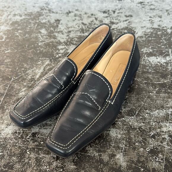 Nine West Dark Navy w/Contrast Stitching Made in Brazil Leather Loafers Size 6 - Picture 1 of 7